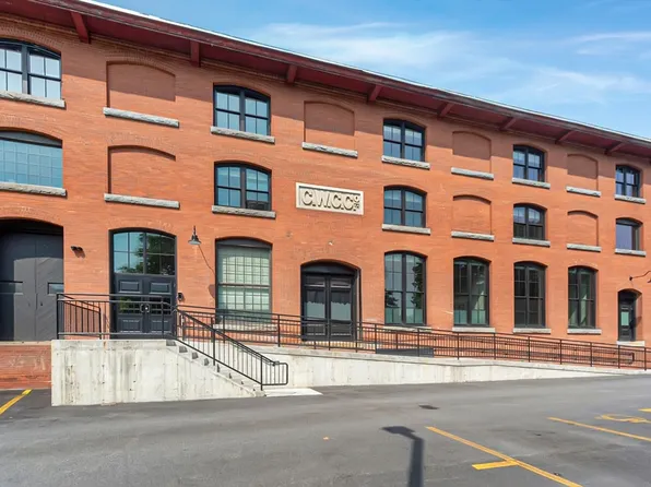 55 Sterling St APT 313, Clinton, MA 01510