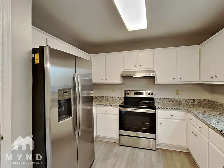 4020 Hudson Dr — Photo 3