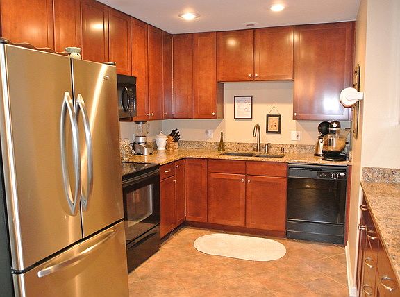 3rd image of 5400 Astor Ln APT 215