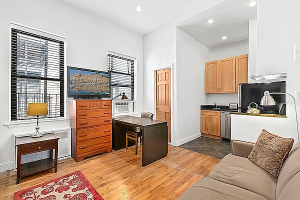 1st image of 330 W 85th St APT 6B