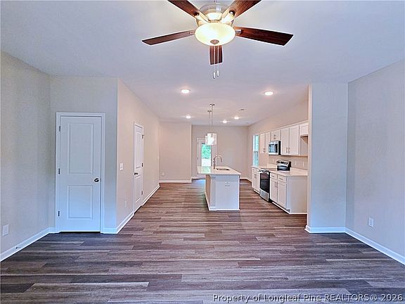 5th image of 1610 Gardenia Ave