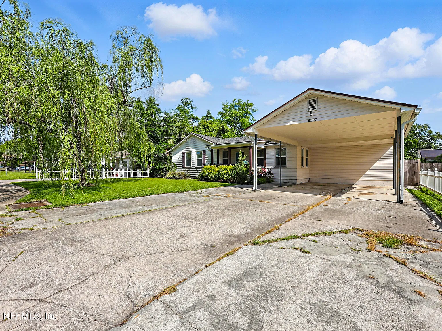 4 bed, 2.0 bath, 1902 sqft, $2,200 — Photo 3