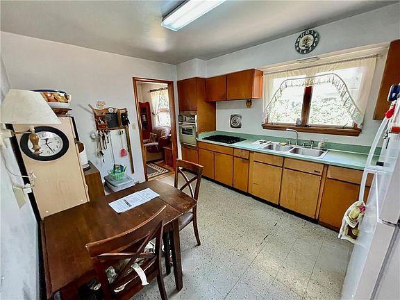 4th image of 605 Oakmont Ave