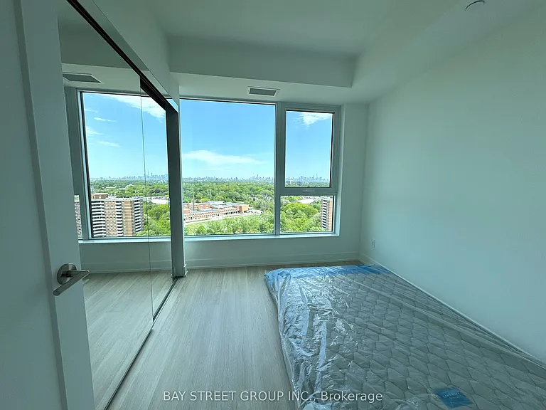 60 Central Park Dr #2013 — Photo 16