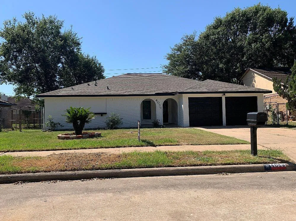 3 bed, 2.0 bath, 1908 sqft, $2,300 — Photo 1