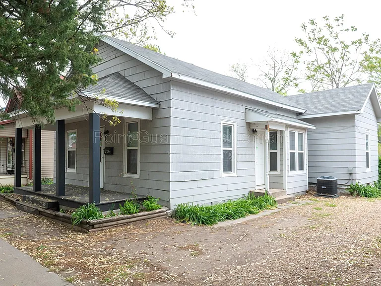 226 S Millwood Ave — Photo 16