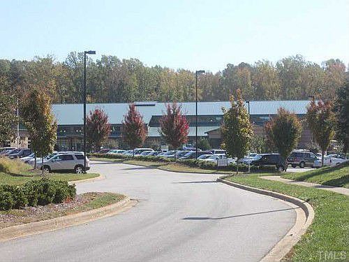 2nd image of 205 Charlesfort Ln