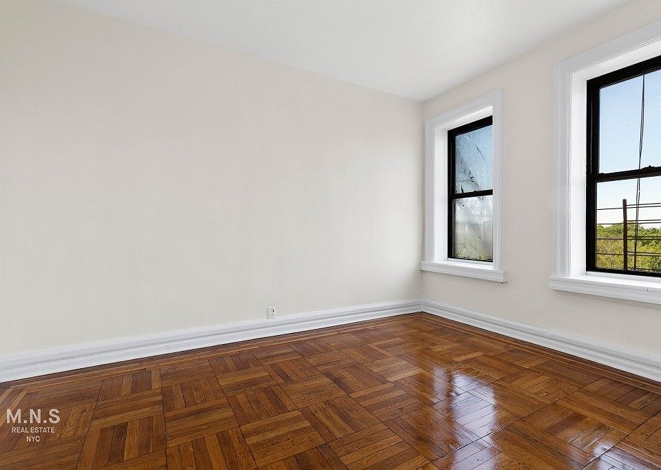 1st image of 20 Laurel Hill Ter #5GG
