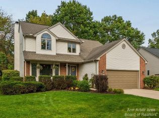2475 Wildwood Trl, Saline, MI