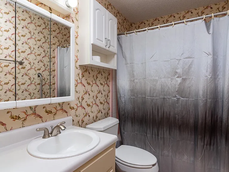9601 Temple Dr — Photo 21