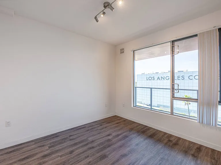 1400 FIG Apartments — Photo 68