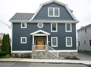 25 Dearborn St #2, Newport, RI 02840