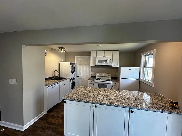 1818 Lisa St #B — Photo 3