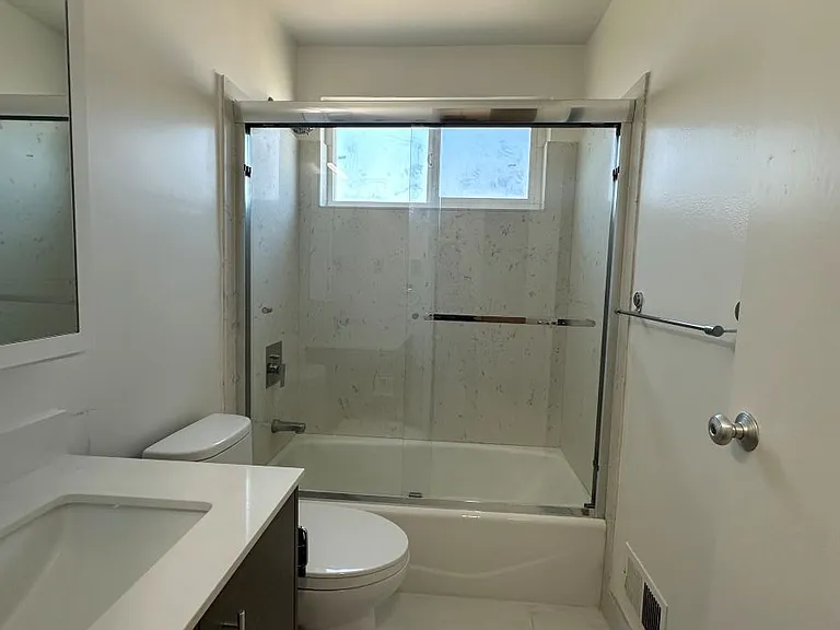 378 Richmond Dr #4 — Photo 20