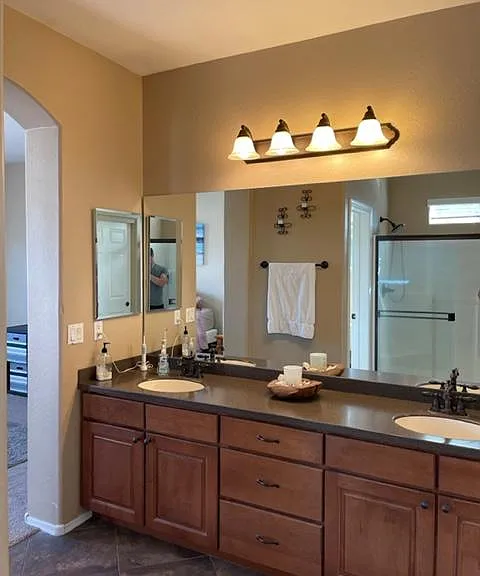 449 Phelps Dr — Photo 14