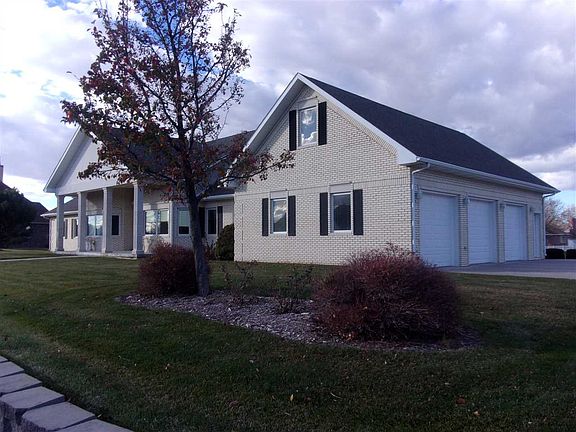 4th image of 3315 Sunset Dr