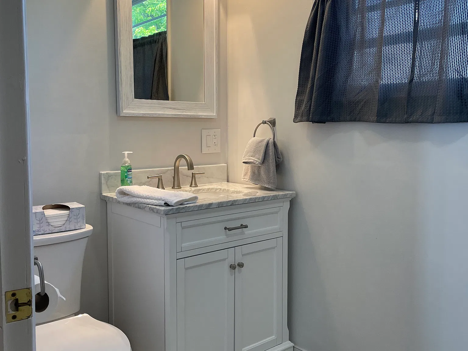 5 bed, 2.5 bath, 3000 sqft, $3,000 — Photo 3