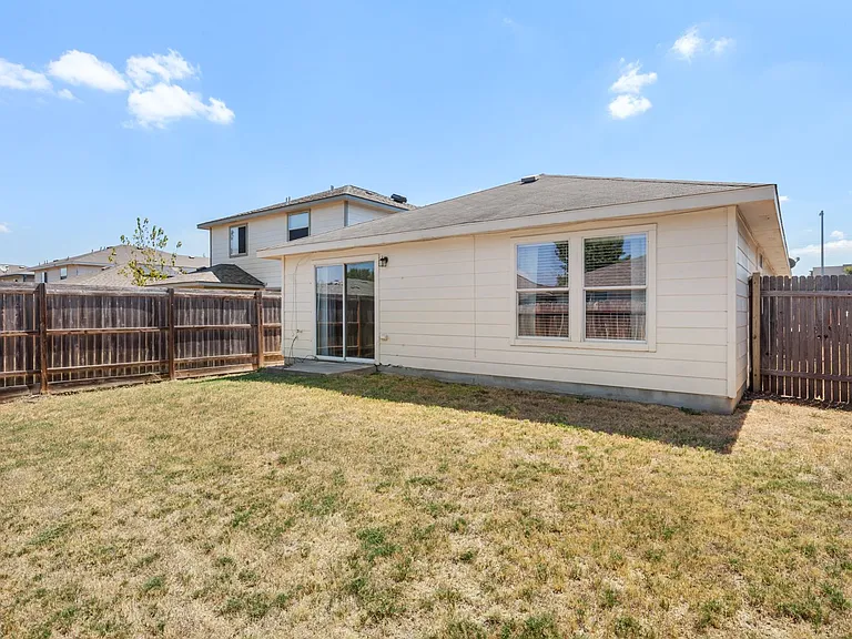 7400 Cayenne Ln — Photo 26