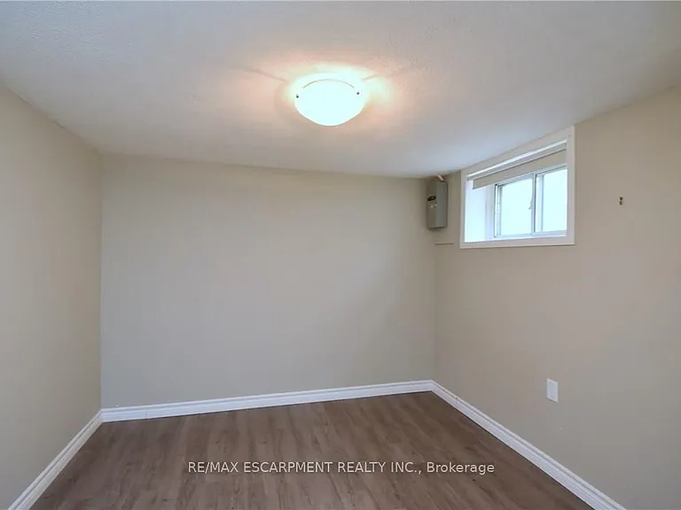 278 Huxley Ave S — Photo 20