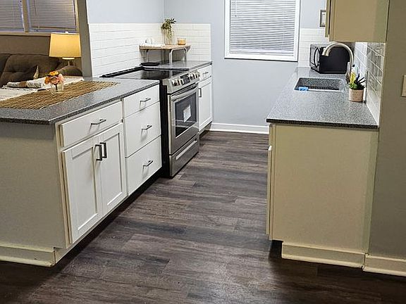 5th image of 4609 Cass St APT 5