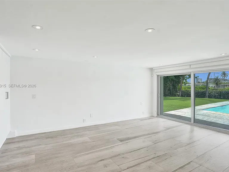 19231 NE 22nd Ave — Photo 41