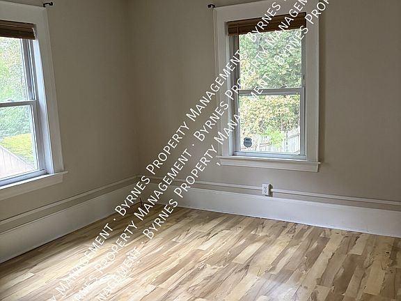 4th image of 130 Copperfield Rd #1