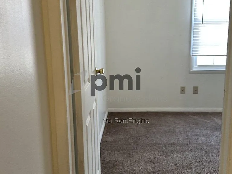 1616 University Dr — Photo 10