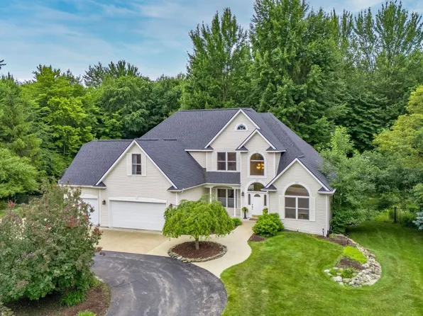 2257 N Rolling Ridge Dr, Midland, MI 48642