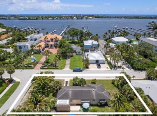 1725 N Lakeside Dr, Lake Worth, FL 33460