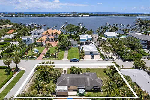 1725 N Lakeside Dr Photo 1
