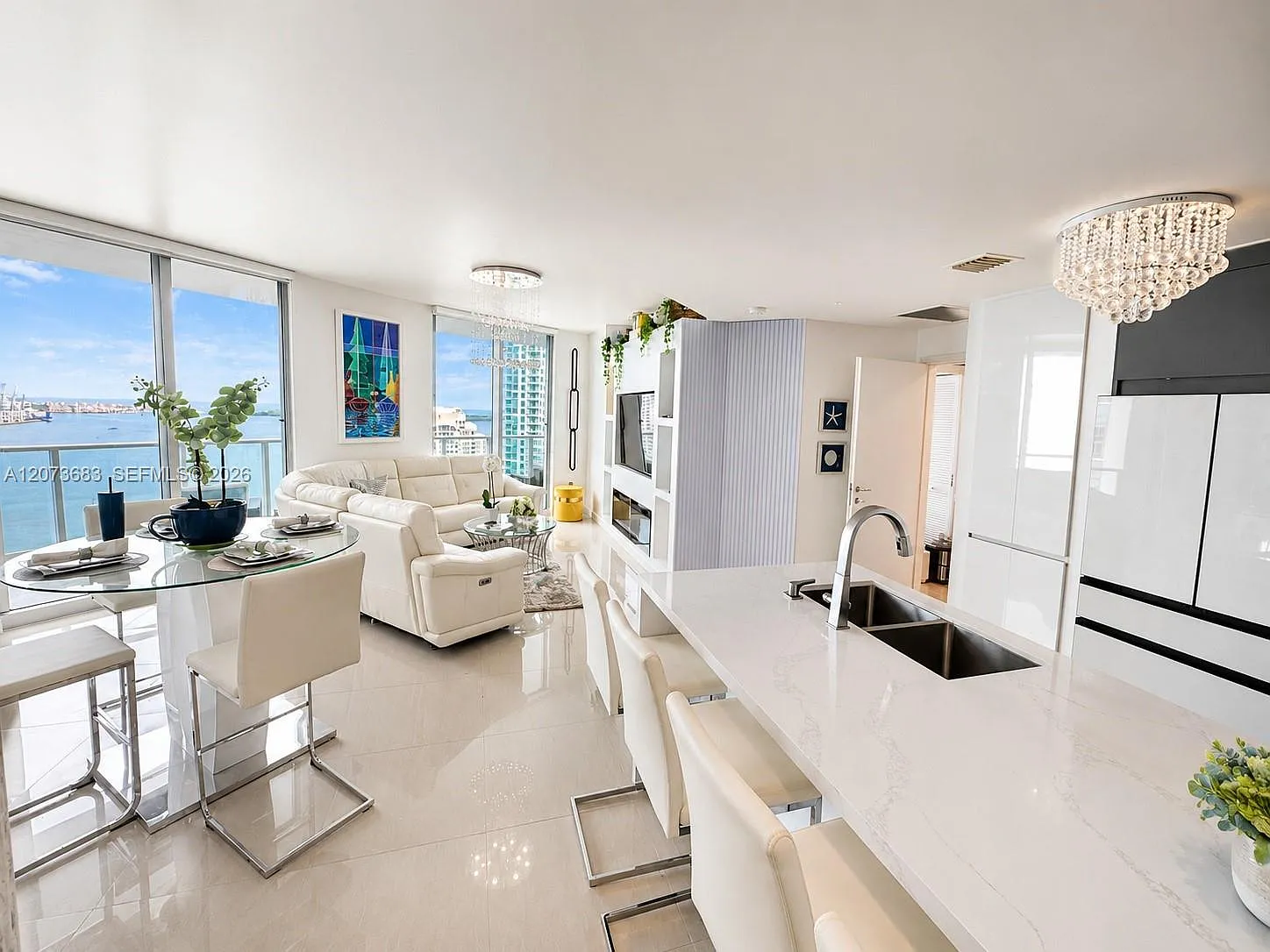 Met 1 Condo — Photo 4
