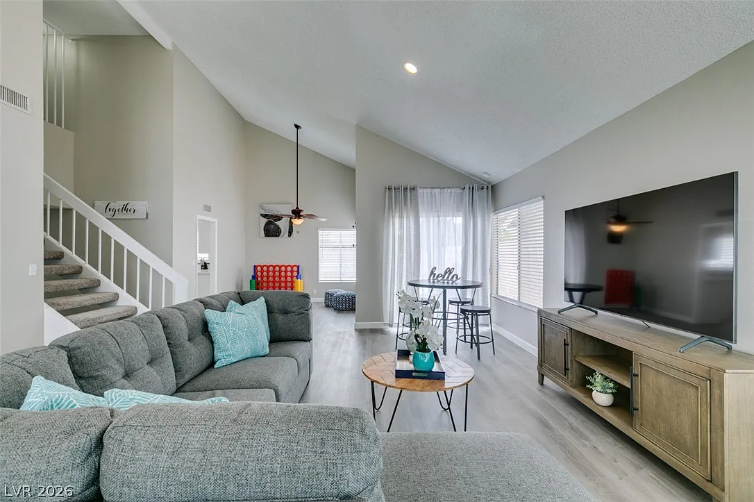 4 bed, 3.0 bath, 2139 sqft, $3,000 — Photo 1