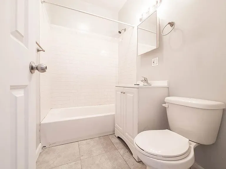 327 E 19th St #B3 — Photo 2