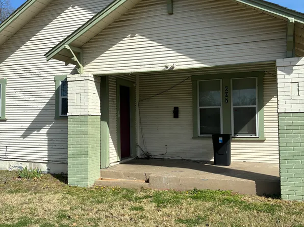 607 S 9th Ave, Teague, TX 75860