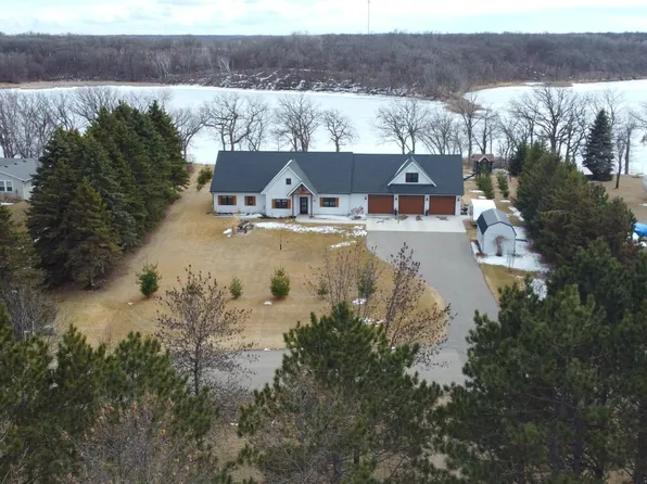 107 Long St, Ottertail, MN 56571