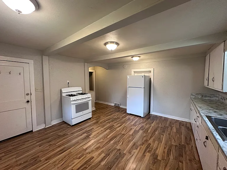 629 Park Ave #3 — Photo 6