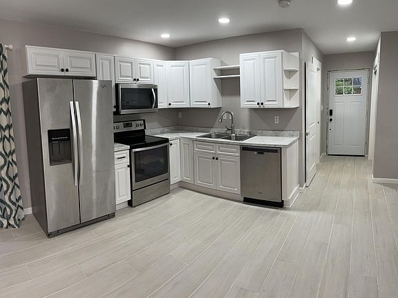 2nd image of 1205 Bayshore Dr