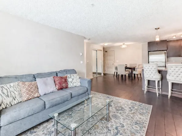 6076 Schonsee Way NW #229, Edmonton, AB T5Z 0K8