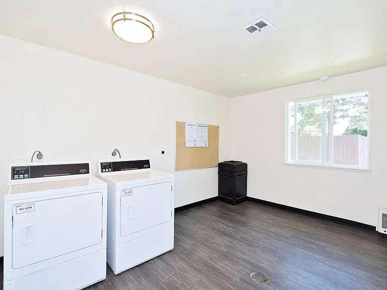 Meridian Park Apartments — Photo 18