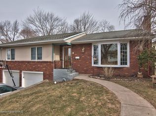 821 Hilltop Dr, Clarks Summit, PA