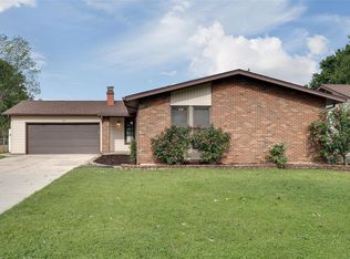 326 Kimberly Ln, Saint Peters, MO