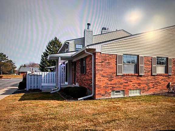 3rd image of 1801 Vine Way Dr APT 4