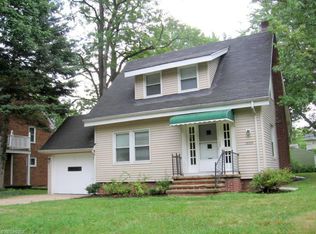 1609 Crest Rd, Cleveland Heights, OH 44121