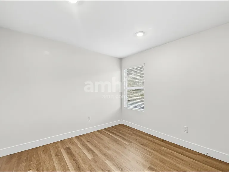 8762 Begonia Ct — Photo 16