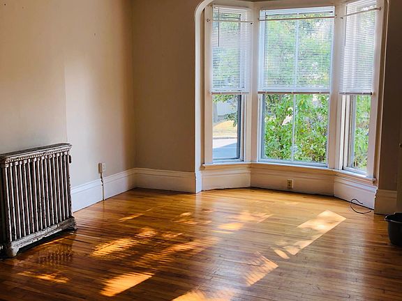 Large sunny spacious living room