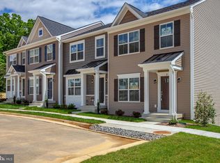 84 Andrews Pl, Fredericksburg, VA 22405