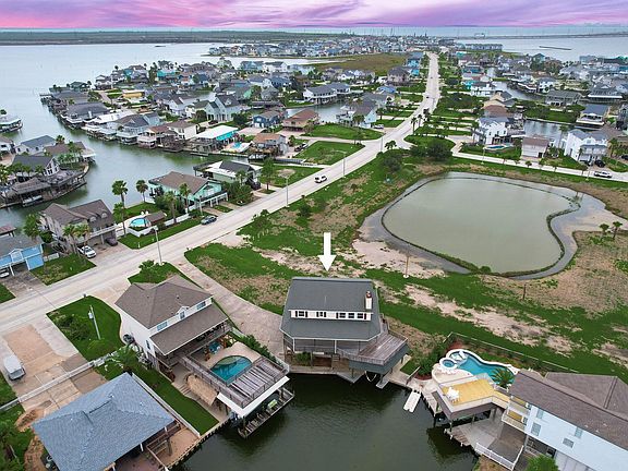 3rd image of 1303 Tiki Dr