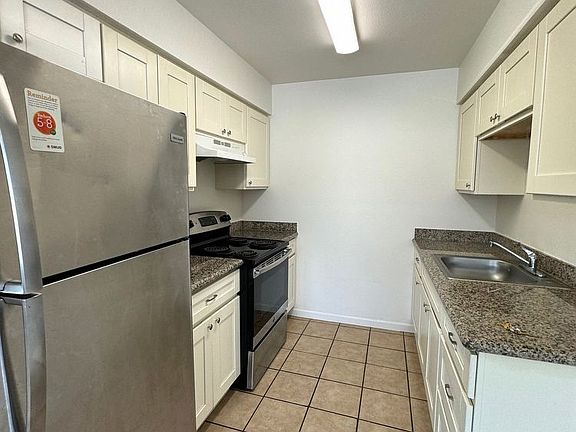 5th image of 1555 Sonoma Ave APT 4