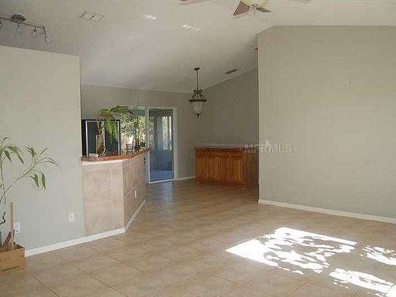 4th image of 125 Redwing Ct