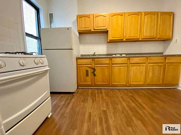 3rd image of 1141 Bergen St APT 3
